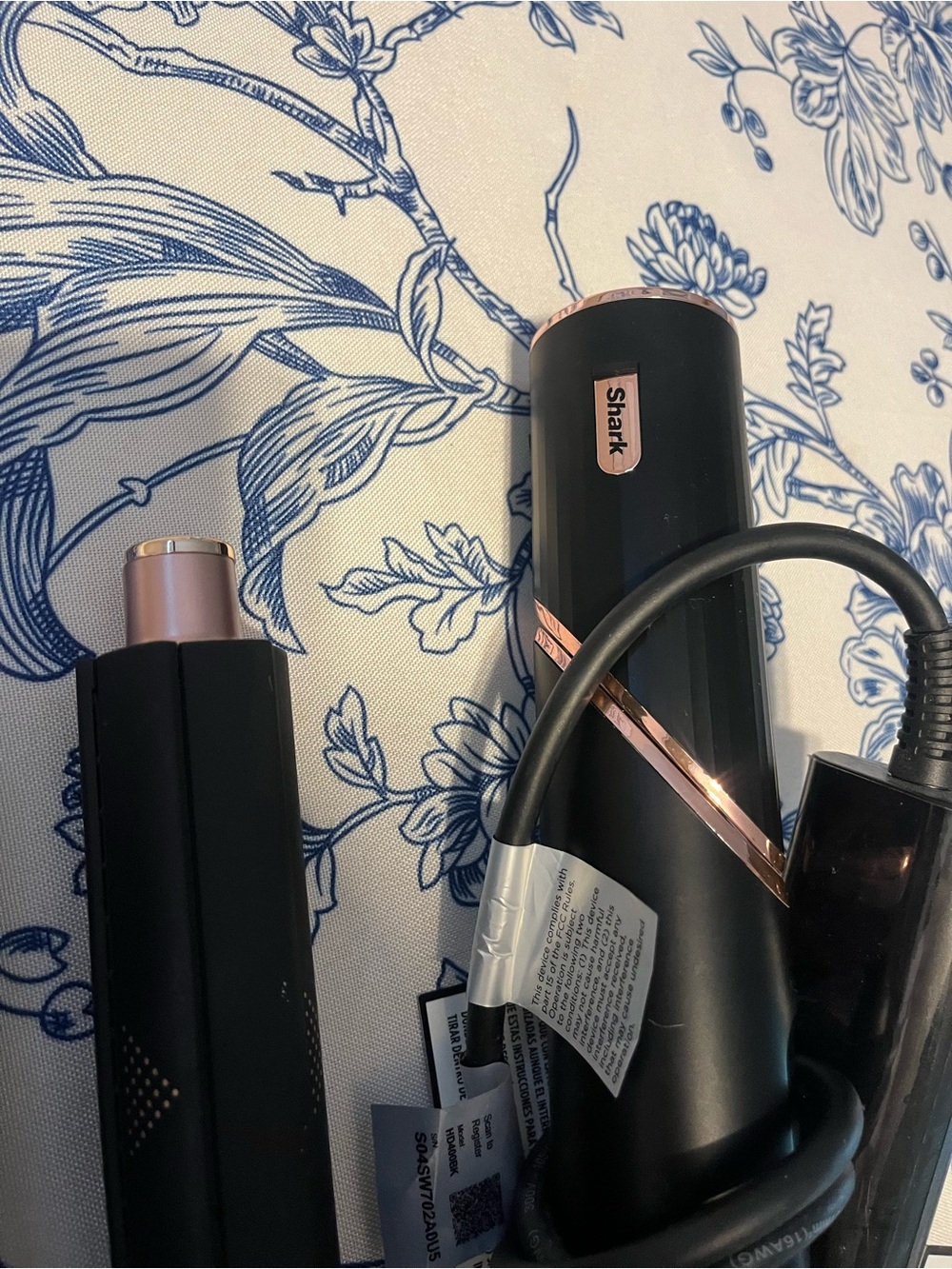 Shark Flexstyle Corded Hot Air Styler with Rose Gold Barrels 4 attachments/case - Picture 5 of 5